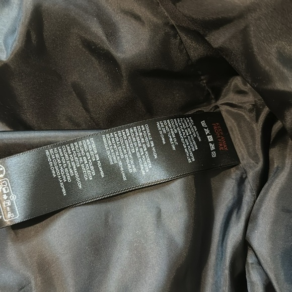 NWT  UO Duckie Faux Shearling Collar Puffer Jacket black M - Picture 6 of 6